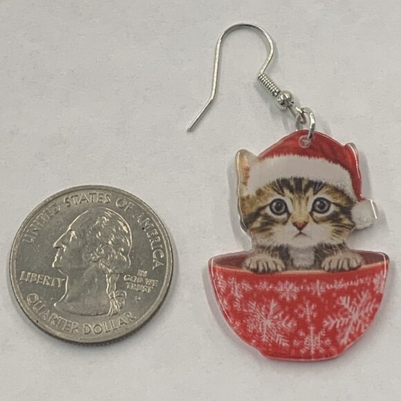 Santa Earring, Christmas Earring, Kitten Earring, Holiday Earring, Gift Idea - Picture 4 of 4